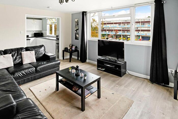 2 Bedroom Flat For Sale In Hambleden Court, Bracknell, RG12