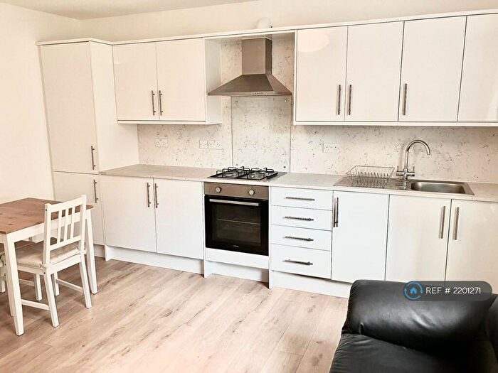 3 Bedroom Flat To Rent In Pilrig Street, Edinburgh, EH6