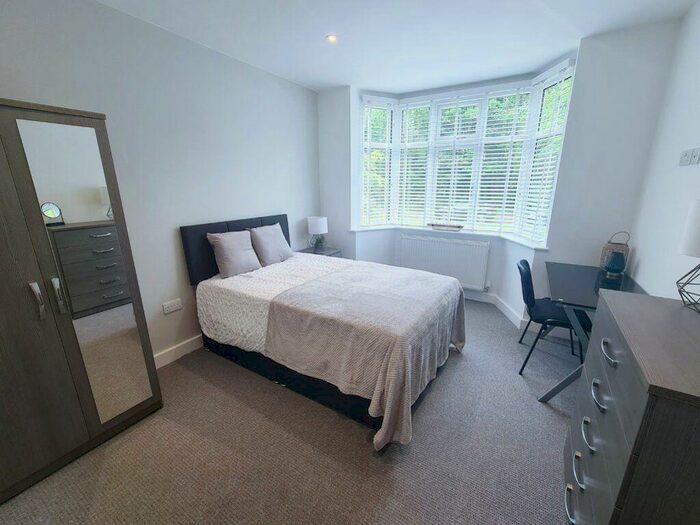5 Bedroom Property To Rent In Kedleston Old Road, DE22