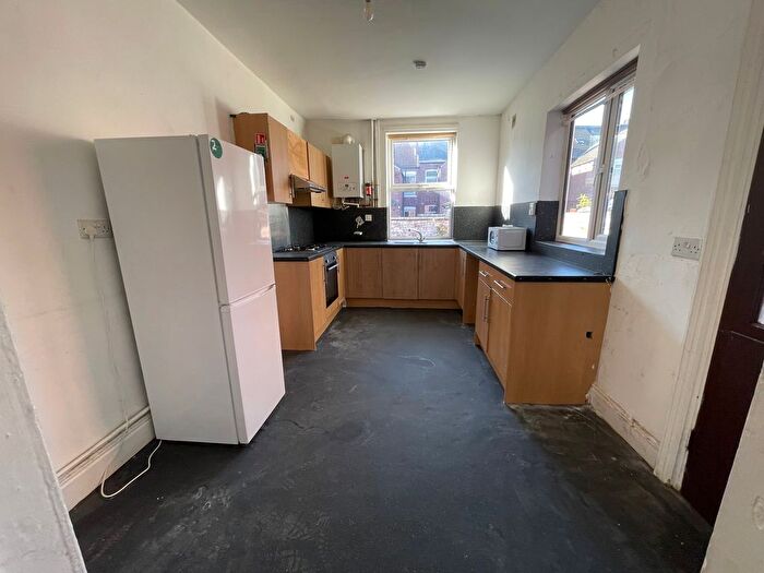 5 Bedroom Terraced House To Rent In Royal Avenue, Doncaster, DN1
