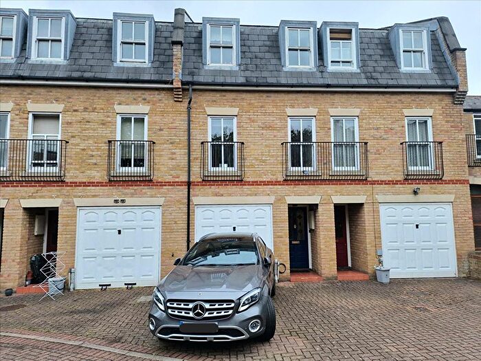 2 Bedroom Town House To Rent In Sussex Mews, London, SE6