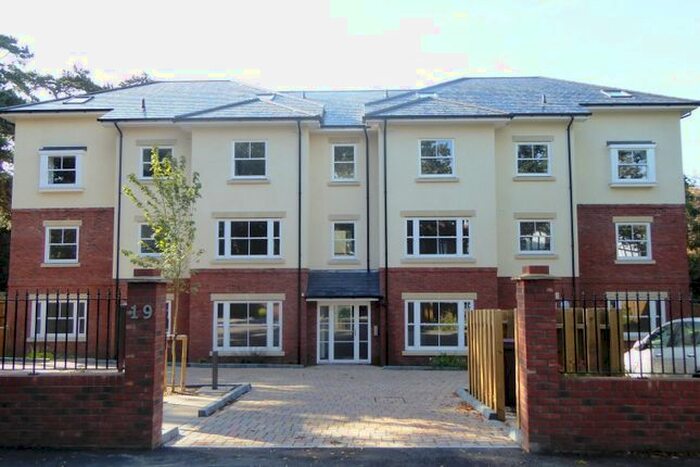 3 Bedroom Flat To Rent In Westcote Road, Reading, RG30