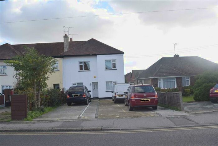 2 Bedroom Flat To Rent In Hart Road, Benfleet, Essex, SS7