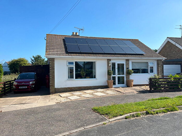 2 Bedroom Detached Bungalow For Sale In Elizabeth Drive, Chapel St. Leonards, Skegness, PE24