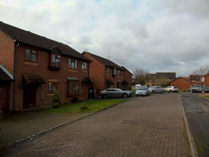 3 Bedroom Property To Rent In Raleigh Close, Cippenham, Slough, SL1