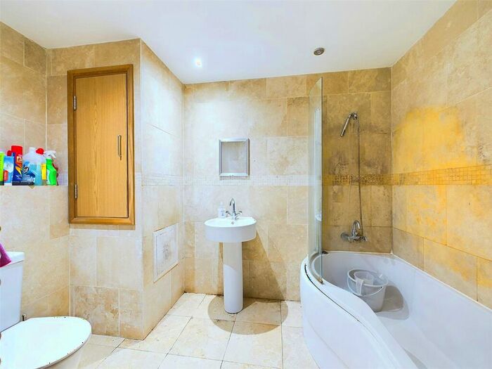 2 Bedroom Apartment For Sale In Stonegate House, Stone Street, Bradford, West Yorkshire, BD1
