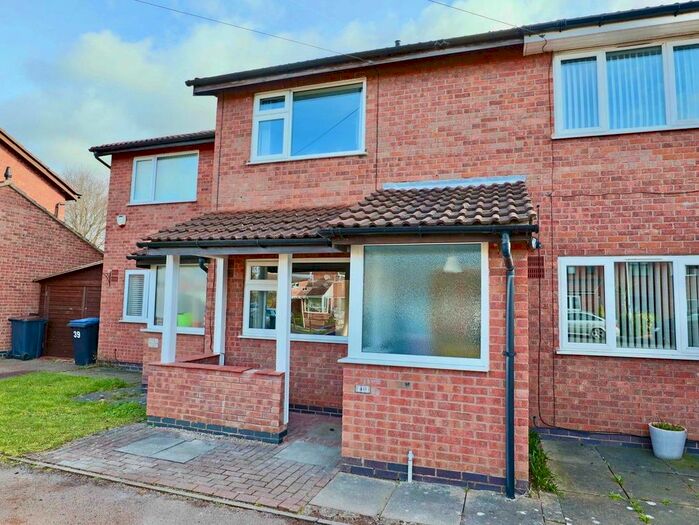 2 Bedroom Town House To Rent In Walcote Close, Hinckley, LE10