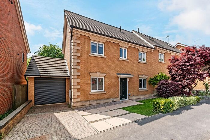 4 Bedroom Semi-Detached House For Sale In Juniper Close, Oxted, Surrey, RH8