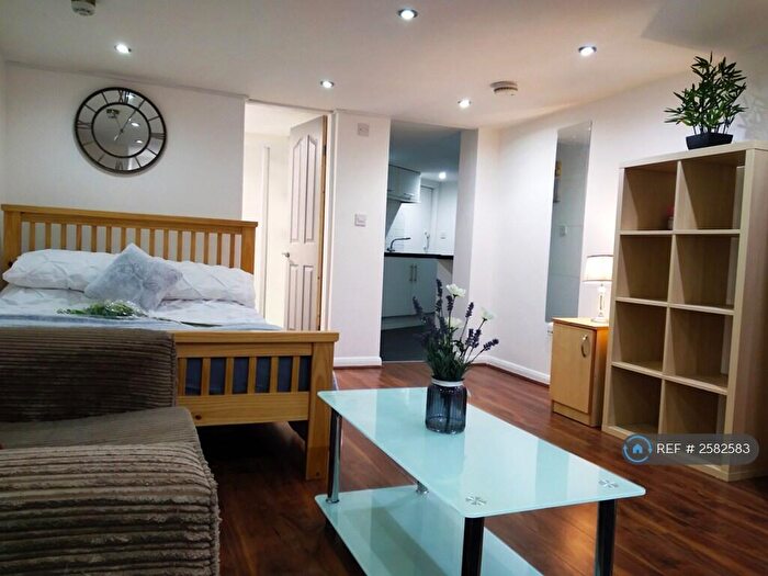 Studio To Rent In Claremont Rd, Salford, M6