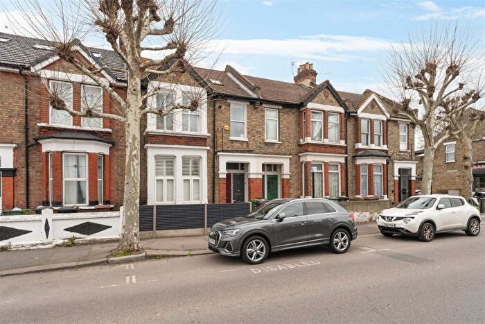 2 Bedroom Flat For Sale In Church Road, Leyton, E10