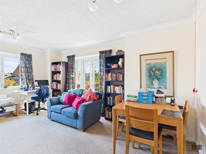 1 Bedroom Flat For Sale In Kingsgate, Pennsylvania Road, Exeter, EX4