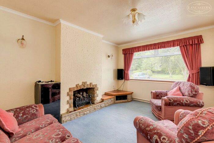 2 Bedroom Semi-Detached Bungalow For Sale In Scot Lane, Blackrod, Bolton, BL6