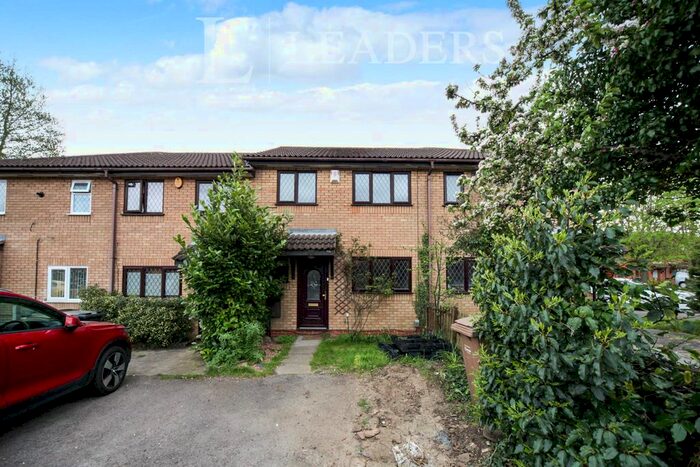 3 Bedroom Terraced House To Rent In Dexter Close, Luton, LU3