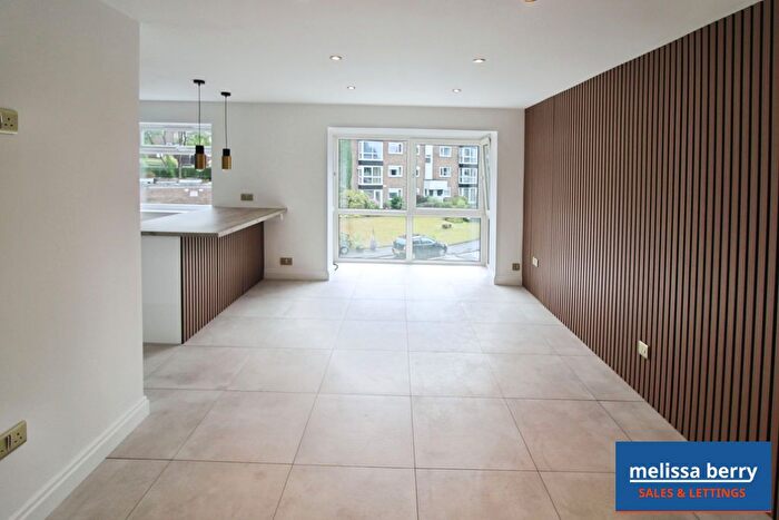 2 Bedroom Flat For Sale In Lowther Road, Manchester, M25
