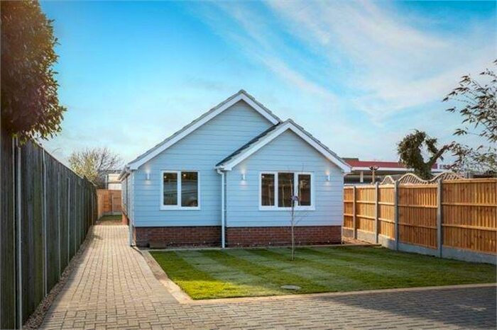 4 Bedroom Bungalow To Rent In Rainbow Road, West Mersea, CO5