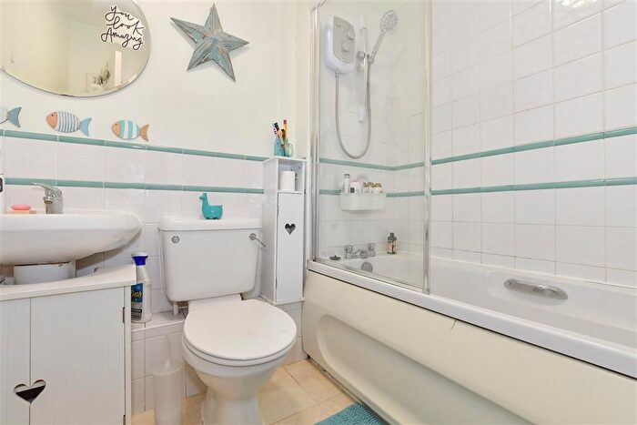 2 Bedroom Flat For Sale In Enterprise Road, Maidstone, Kent, ME15