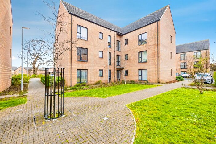 2 Bedroom Flat For Sale In Rhodfa Crughywel, St. Mellons, Cardiff, CF3