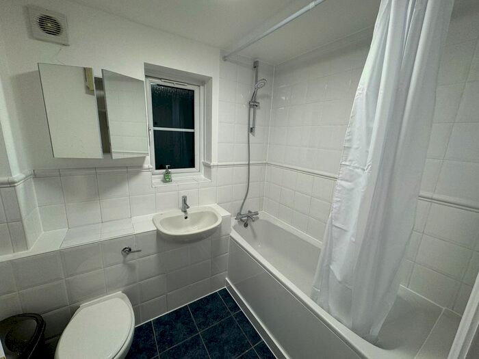 1 Bedroom Flat To Rent In Lucas Gardens, East Finchley, N2