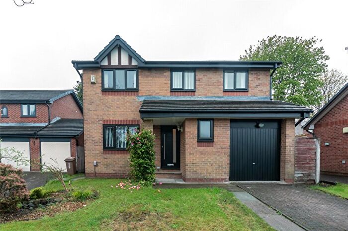 6 Bedroom Detached House For Sale In Pavilion Close, Shawclough, Rochdale, OL12