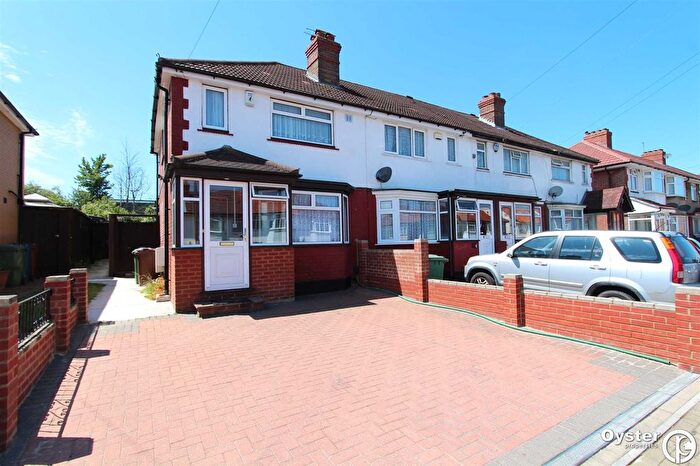 2 Bedroom Terraced House To Rent In Dale Avenue, Edgware, HA8