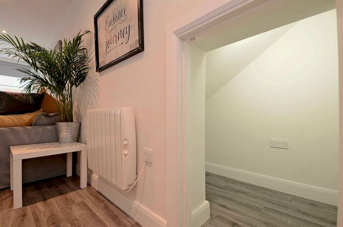 2 Bedroom Apartment To Rent In Apt Gordon Road, Sharrow Vale, Sheffield, S11