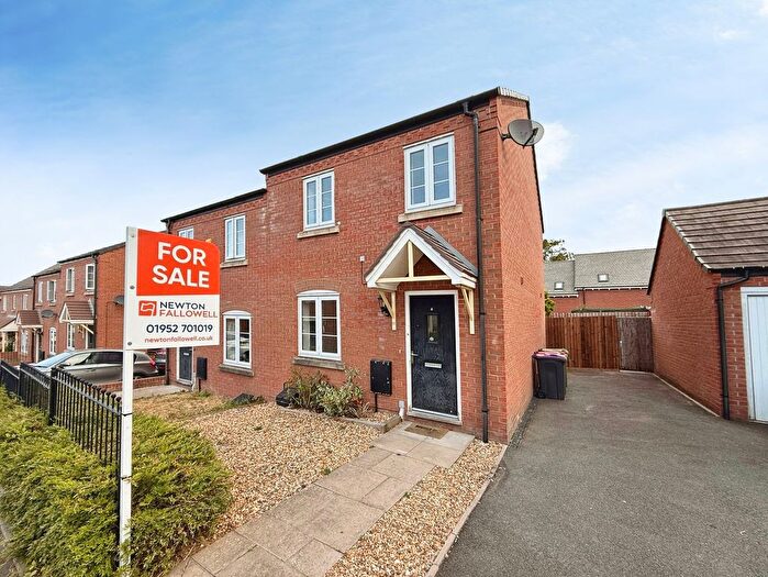 3 Bedroom Semi Detached House For Sale In Thistly Leasow, Woodside, TF7