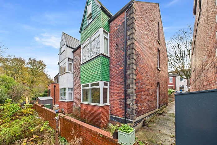 4 Bedroom Semi Detached House For Sale In Cliffefield Road, Meersbrook., S8