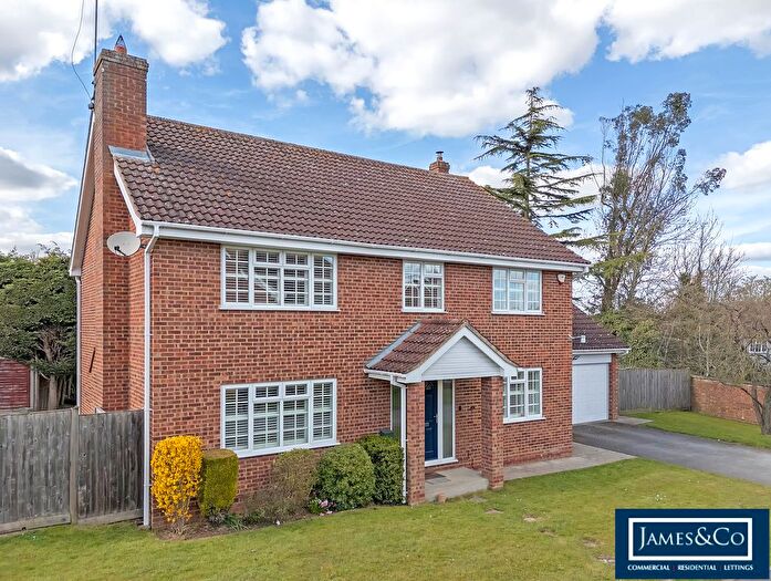 4 Bedroom Detached House For Sale In Hylands Close, Barnston, Dunmow, CM6