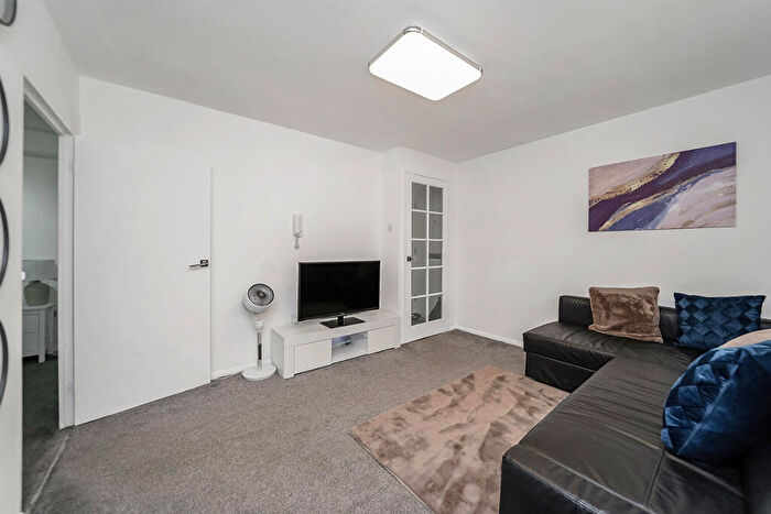 1 Bedroom Flat To Rent In Viking Place, Seymour Road, London, E10
