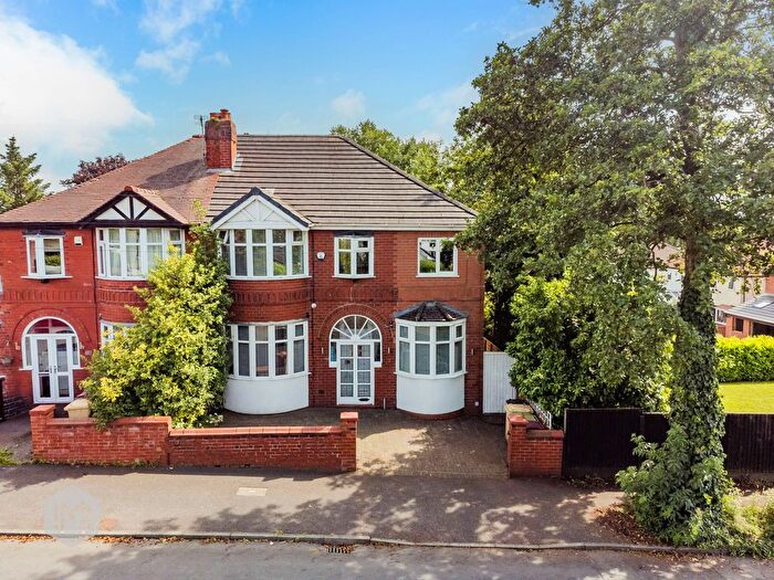 5 Bedroom Semi-Detached House For Sale In Rutland Avenue, Atherton, M46