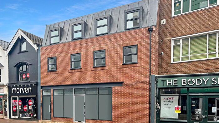 1 Bedroom Flat To Rent In High Street, Aylesbury, HP20