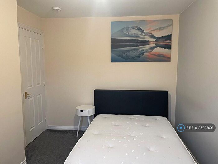 4 Bedroom Semi-Detached House To Rent In Scott Close, Stratford-Upon-Avon, CV37