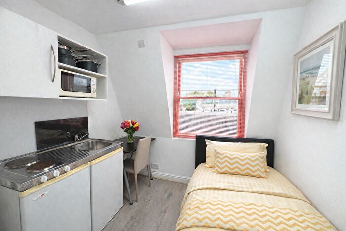 Studio To Rent In Cromwell Road, London, SW7