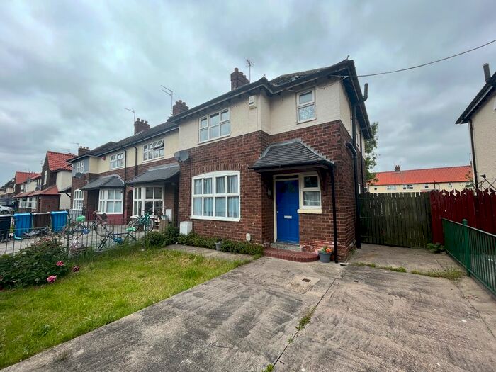 3 Bedroom End Of Terrace House To Rent In St Avenue, Hull, HU6
