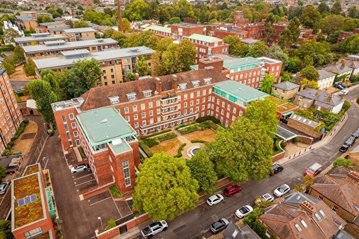 3 Bedroom Flat For Sale In Ravenscourt Gardens, W6