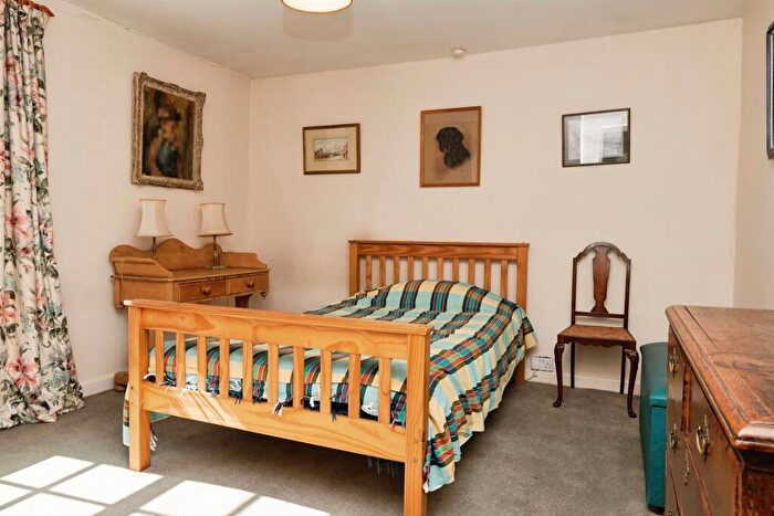 3 Bedroom End Of Terrace House For Sale In High Street, Marshfield, Chippenham, SN14