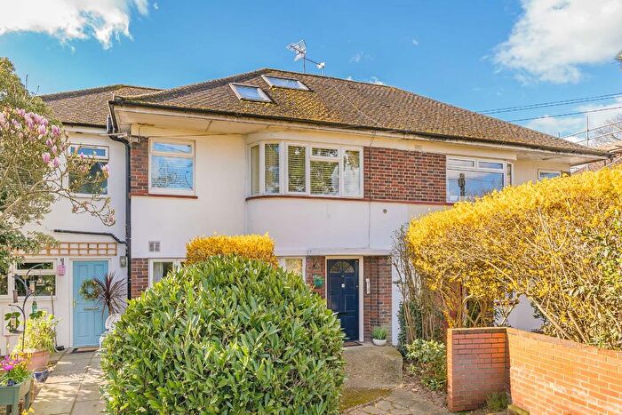 2 Bedroom Flat To Rent In Uxbridge Road, Hampton, TW12