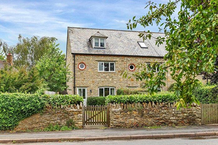 4 Bedroom Semi-Detached House For Sale In Spring Terrace, Medbourne, LE16
