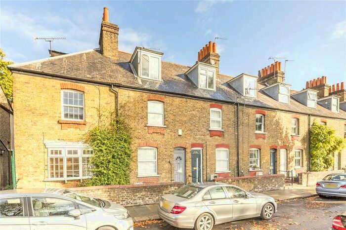3 Bedroom Terraced House To Rent In Lower Mortlake Road, Richmond, TW9