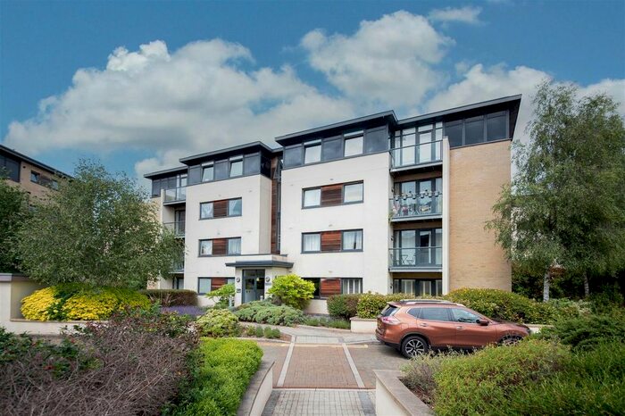 2 Bedroom Flat To Rent In Peacock Close, Mill Hill, NW7