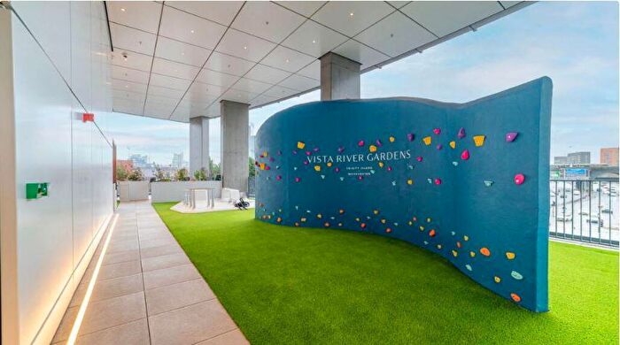 2 Bedroom Apartment To Rent In Vista River Tower, M3