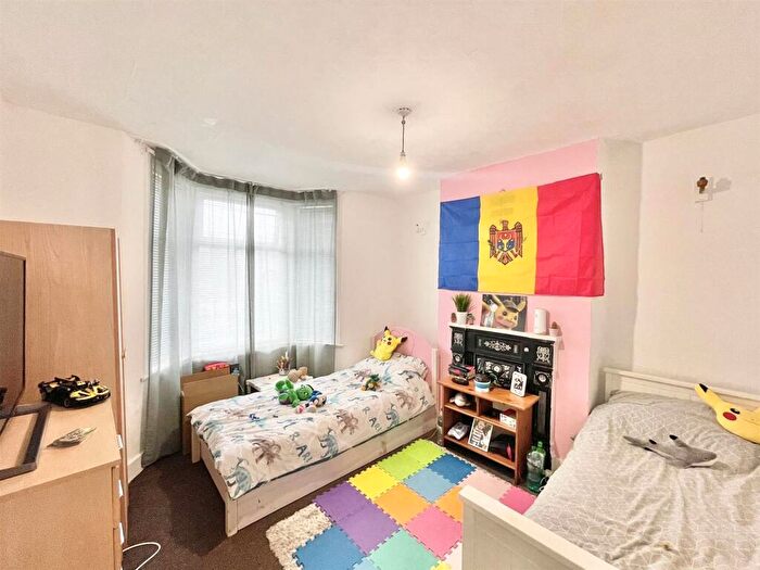3 Bedroom Terraced House For Sale In Blackhorse Lane, London, E17