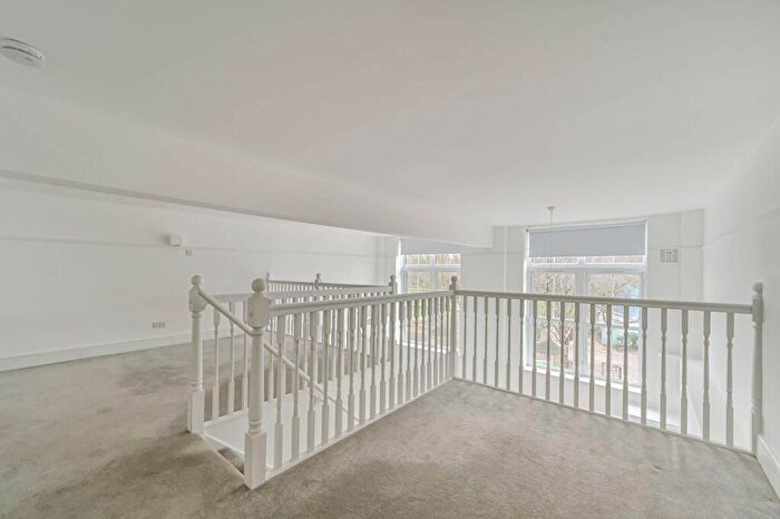 1 Bedroom Flat To Rent In Este Road, Little India, London, SW11