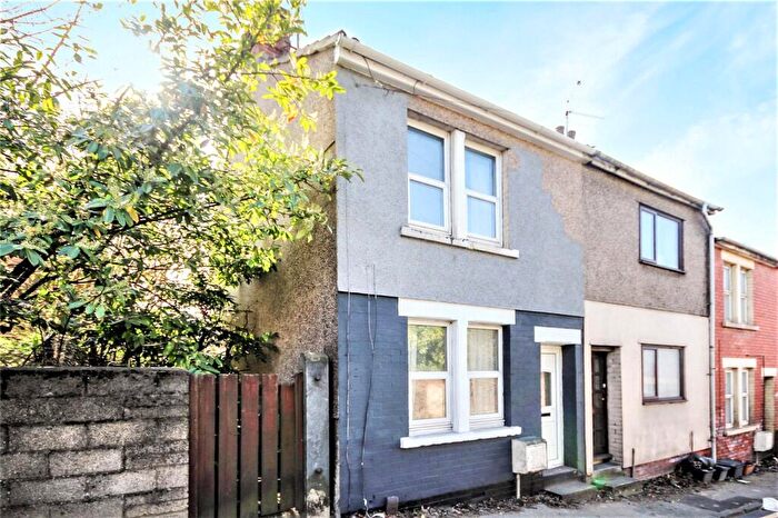 2 Bedroom End Of Terrace House To Rent In Kingshill Road, Old Town, Swindon, Wiltshire, SN1