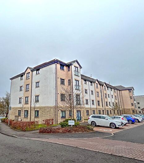 2 Bedroom Flat To Rent In Neuk Drive, Glasgow, G74