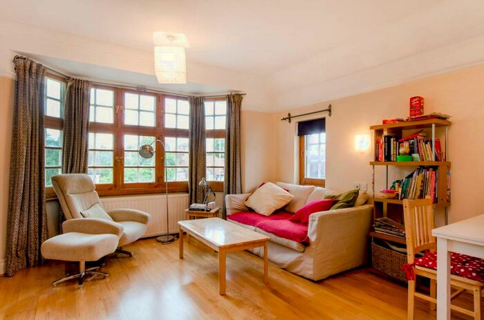 2 Bedroom Flat To Rent In Station Road, High Barnet, Barnet, EN5