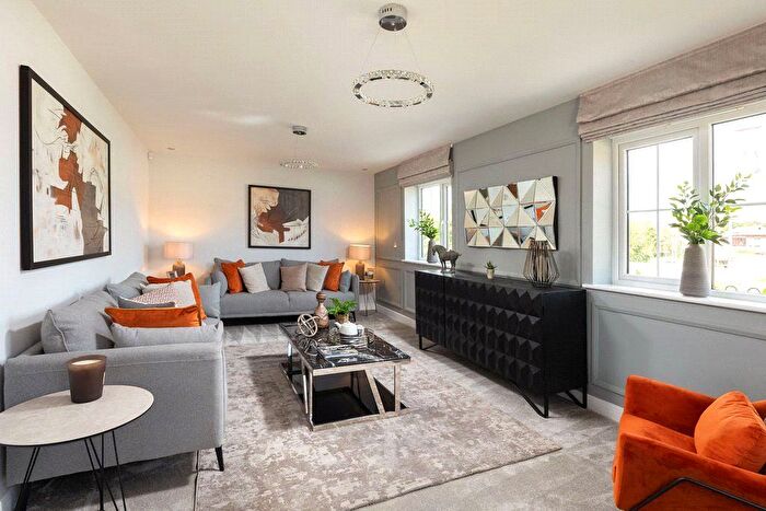 4 Bedroom Detached House For Sale In Lucas Gardens, Shirley, Solihull, West Midlands, B90