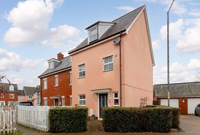 4 Bedroom Semi Detached House For Sale In Wisteria Drive, Wymondham, Norfolk, NR18