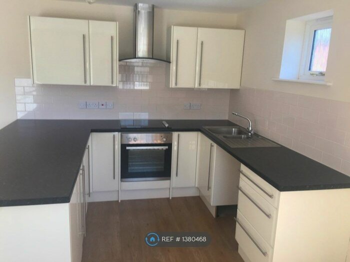 2 Bedroom Flat To Rent In Powell House, Middlewich, CW10