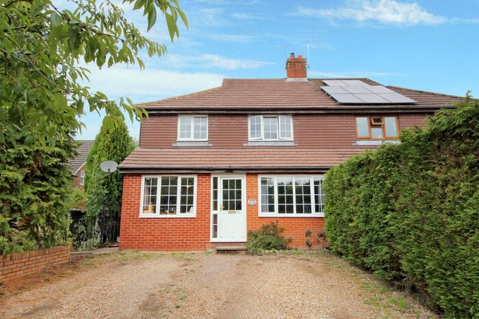 4 Bedroom Semi-Detached House To Rent In London Road, Holybourne, Hampshire, GU34